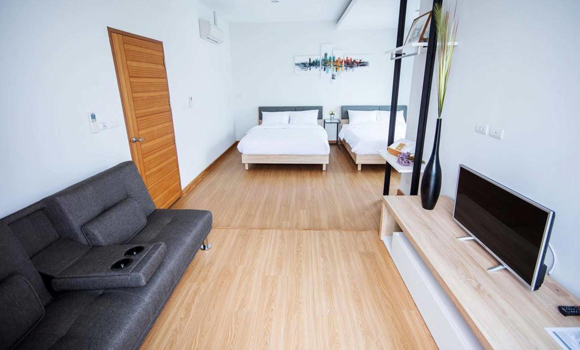 The Logbook Room And Cafe' Chonburi Exterior photo